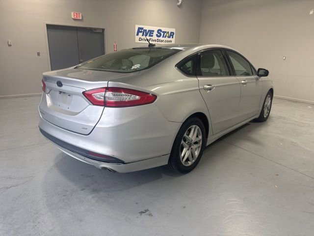 Used 2015 Ford Fusion SE image 7