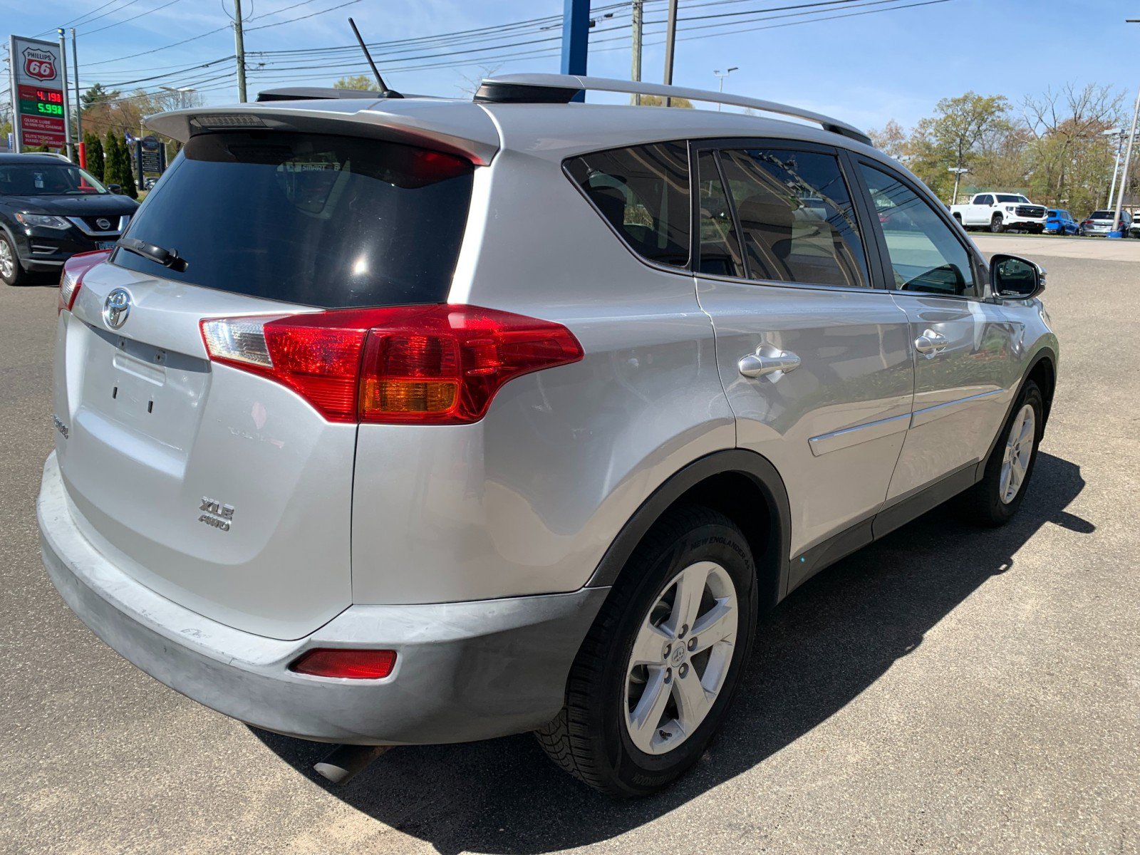 Used 2013 Toyota RAV4 XLE AWD/4WD image 7