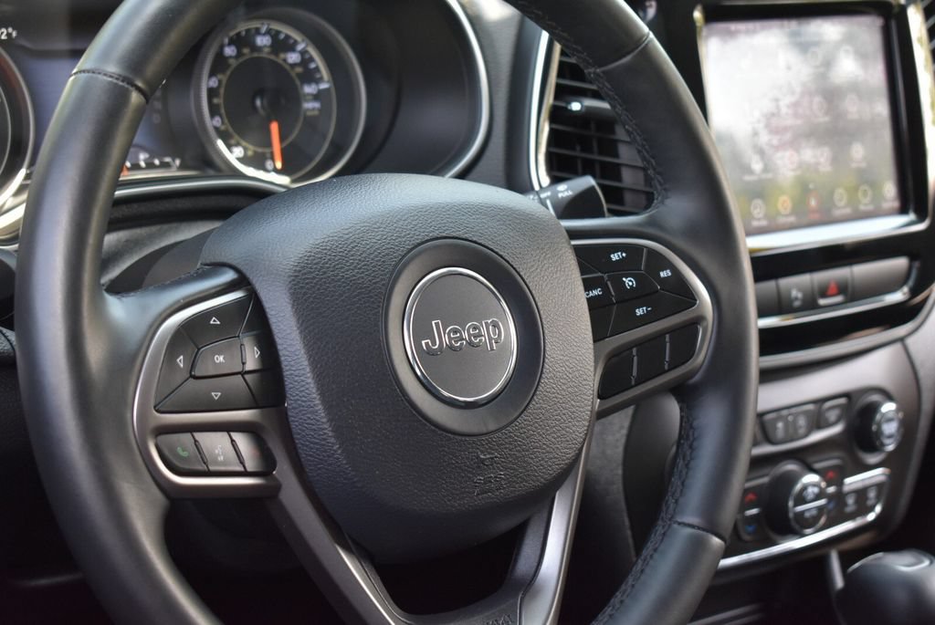 Used 2019 Jeep Cherokee Limited AWD/4WD image 10