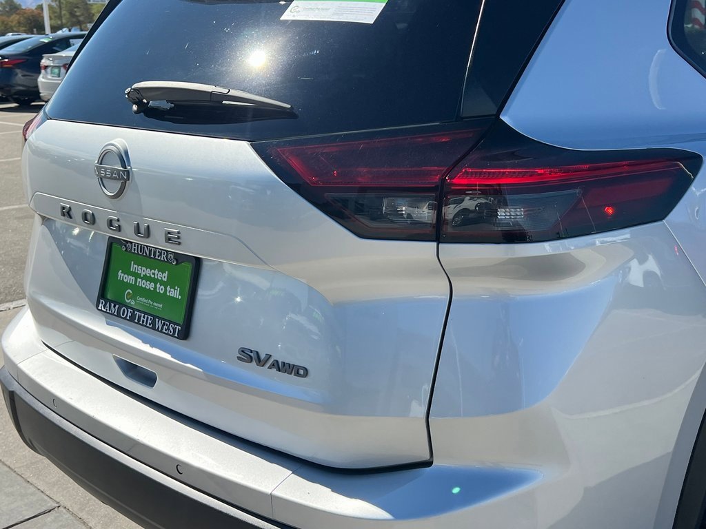 Used 2024 Nissan Rogue SV image 18