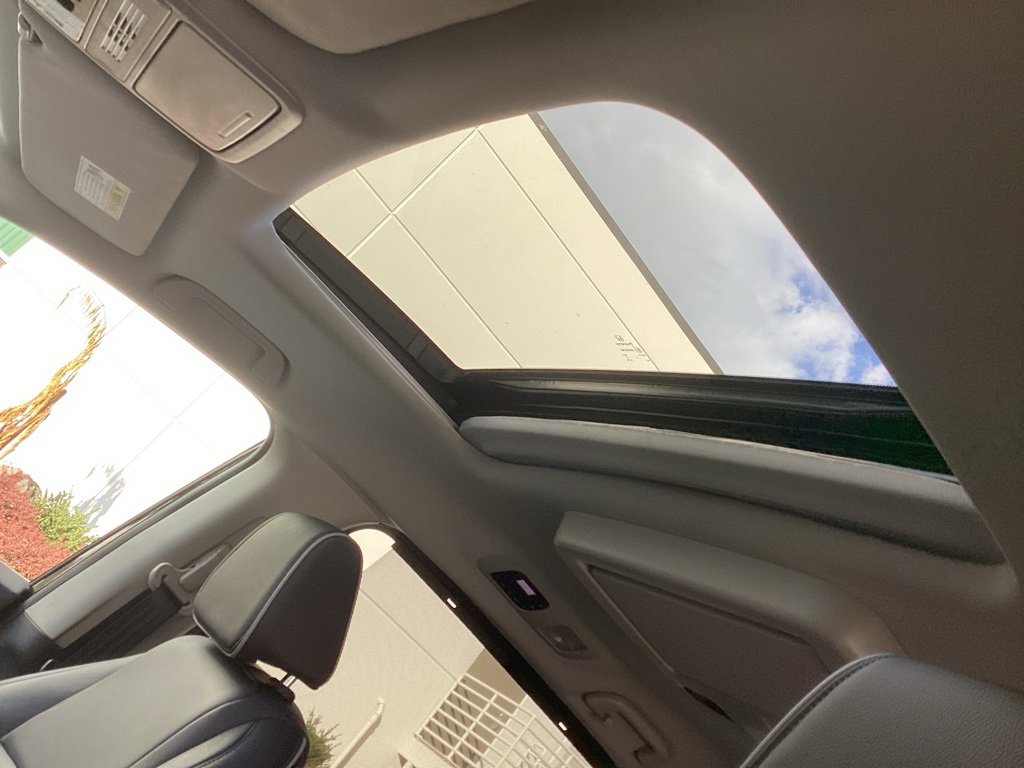 Used 2025 Honda Odyssey Touring image 4