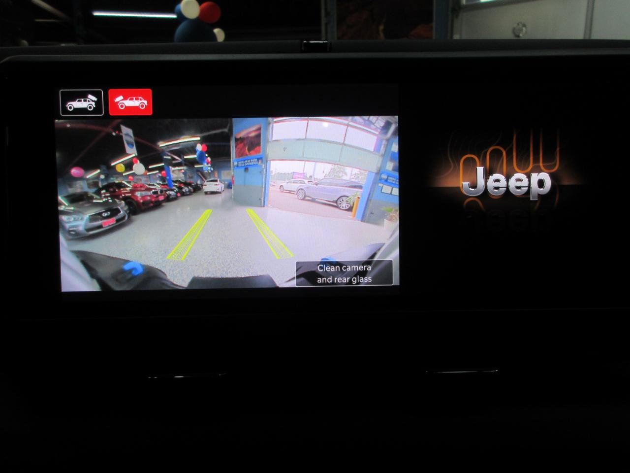Used 2024 Jeep Wrangler Unlimited Sahara w/ Technology Group AWD/4WD image 25