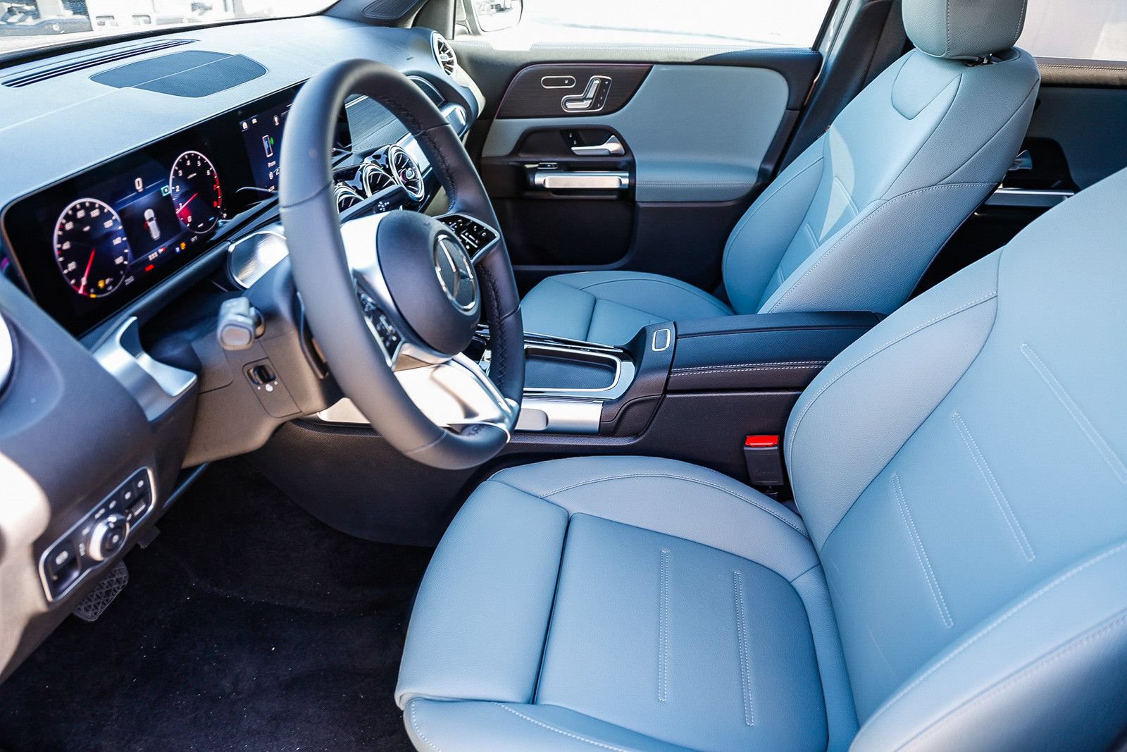 New 2026 Mercedes-Benz GLB 250 4MATIC image 19