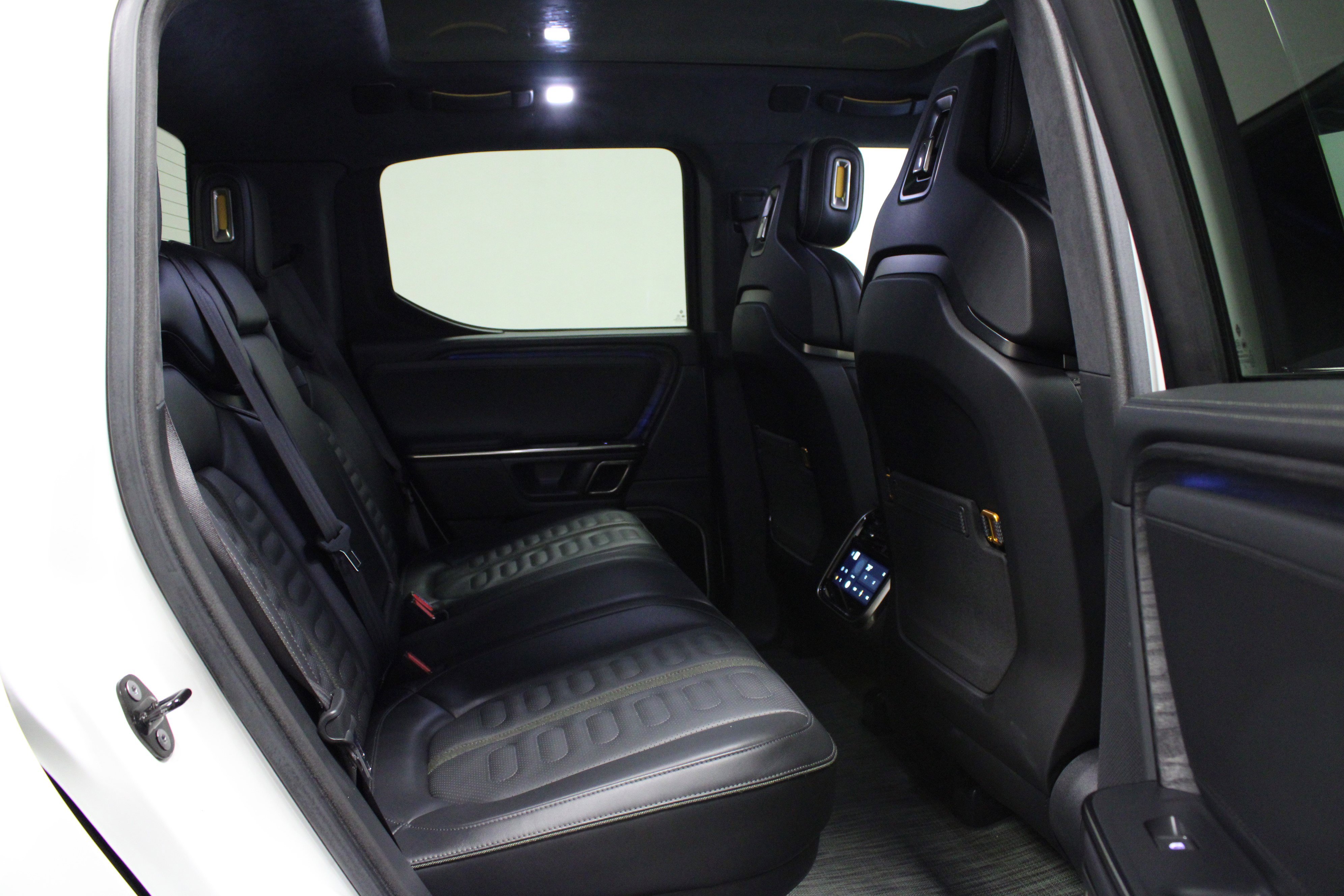 Used 2022 Rivian R1T Adventure image 15