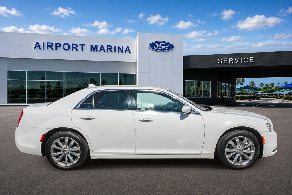 Used 2021 Chrysler 300 Touring L AWD/4WD image 9
