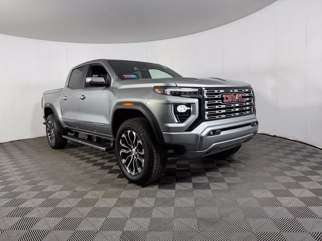 Used 2024 GMC Canyon Denali AWD/4WD image 2