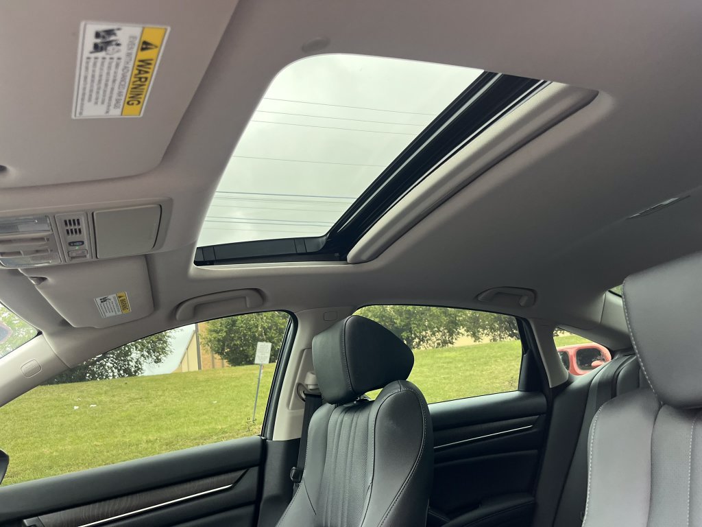 Used 2022 Honda Accord Touring image 22