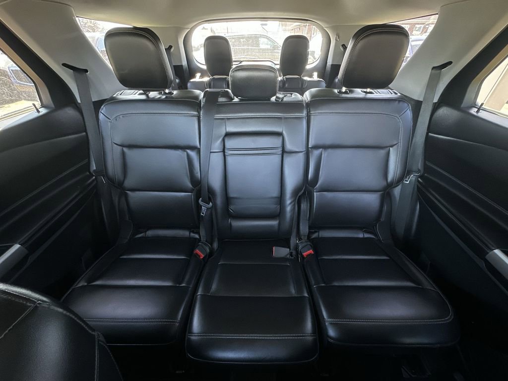 Used 2023 Ford Explorer XLT w/ Equipment Group 202A image 21