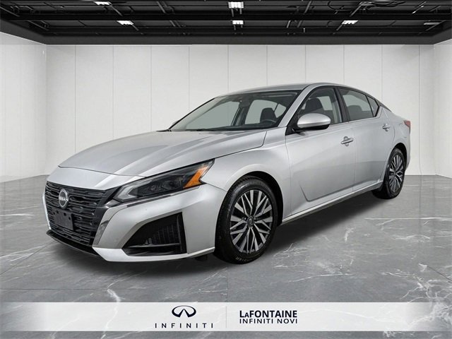 Used 2023 Nissan Altima 2.5 SV