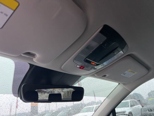 Used 2025 Kia Sorento S image 16