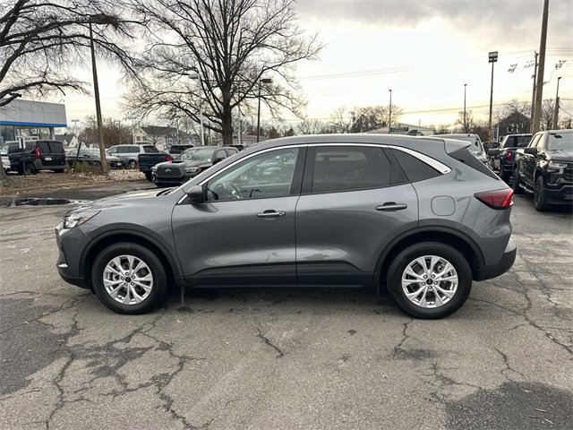 Used 2023 Ford Escape Active image 2