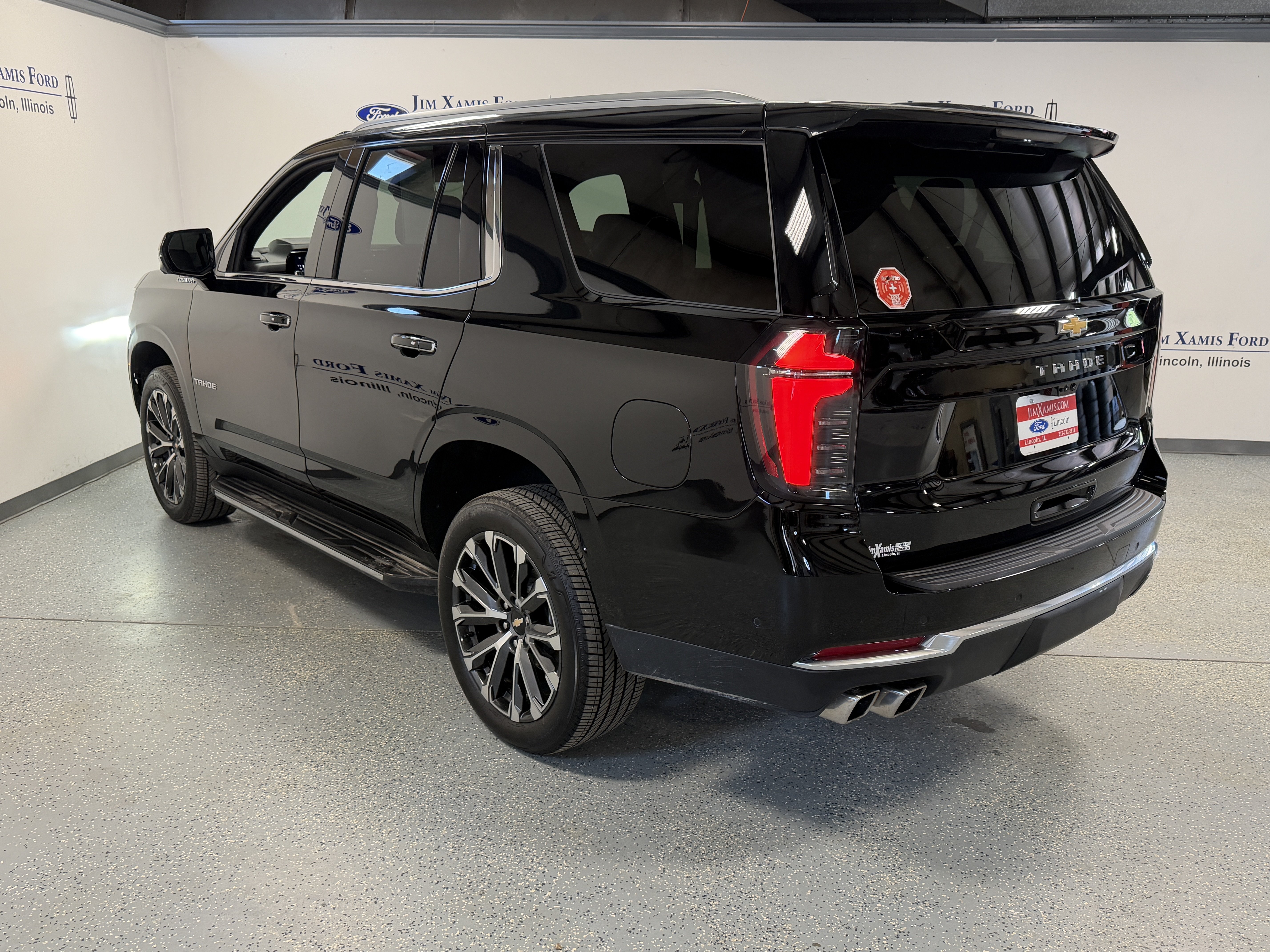 Used 2025 Chevrolet Tahoe High Country AWD/4WD image 30