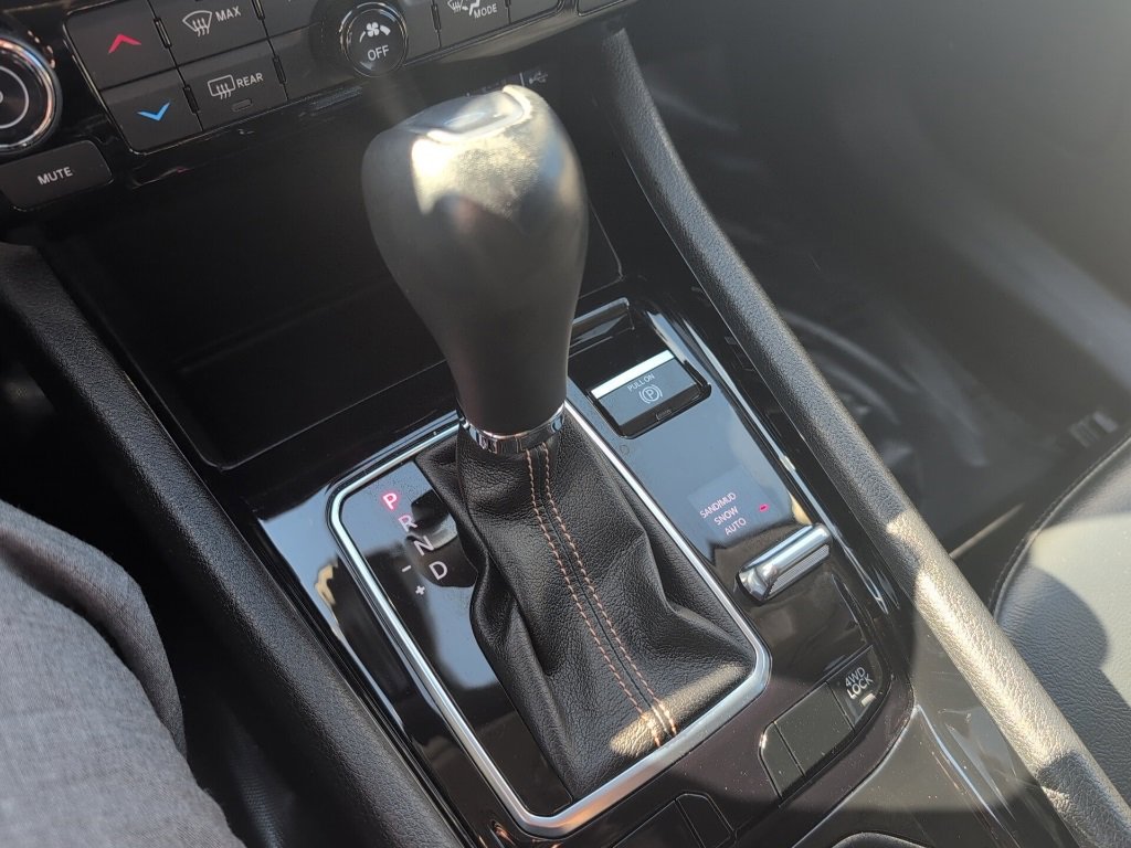 Used 2022 Jeep Compass Limited image 29