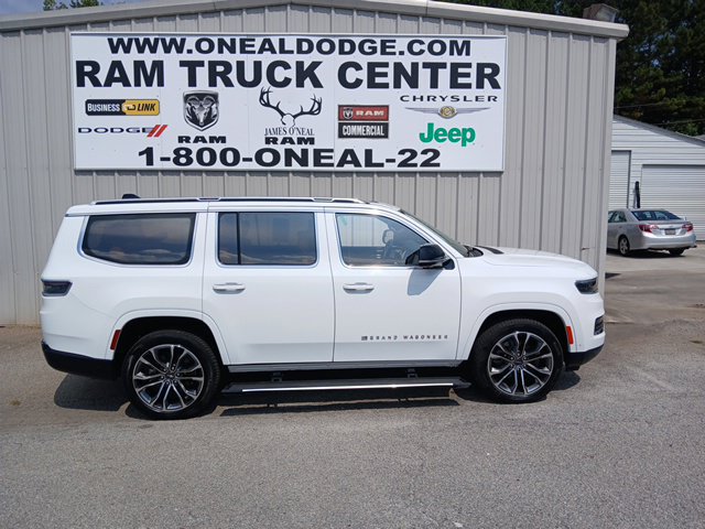 Used 2024 Jeep Grand Wagoneer Series III w/ Rear Seat Video Group 1 AWD/4WD image 2