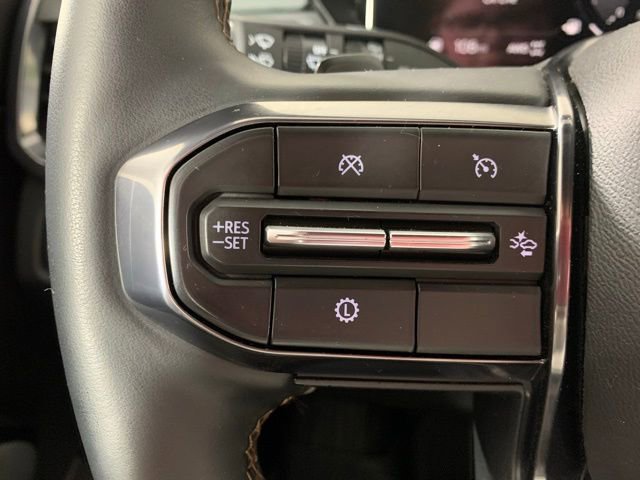 Used 2025 GMC Acadia AT4 image 18