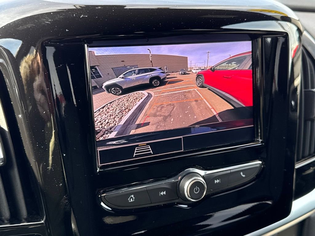 Used 2022 Chevrolet Traverse LT FWD image 37