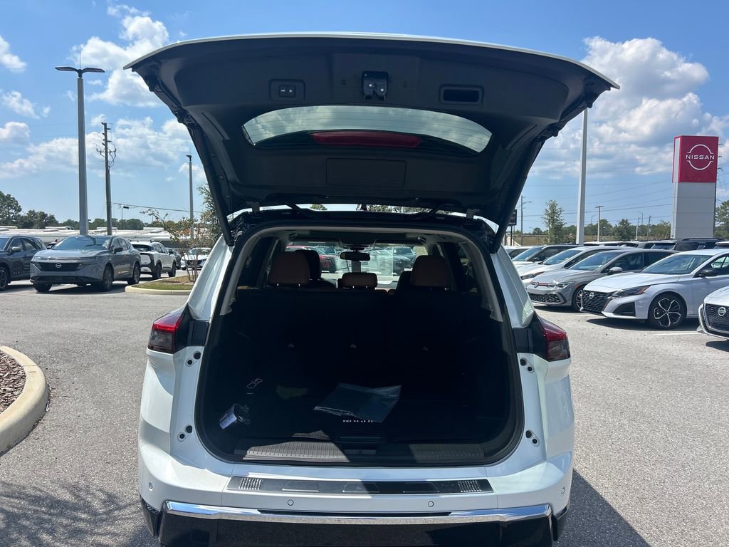 New 2026 Nissan Rogue Platinum image 10