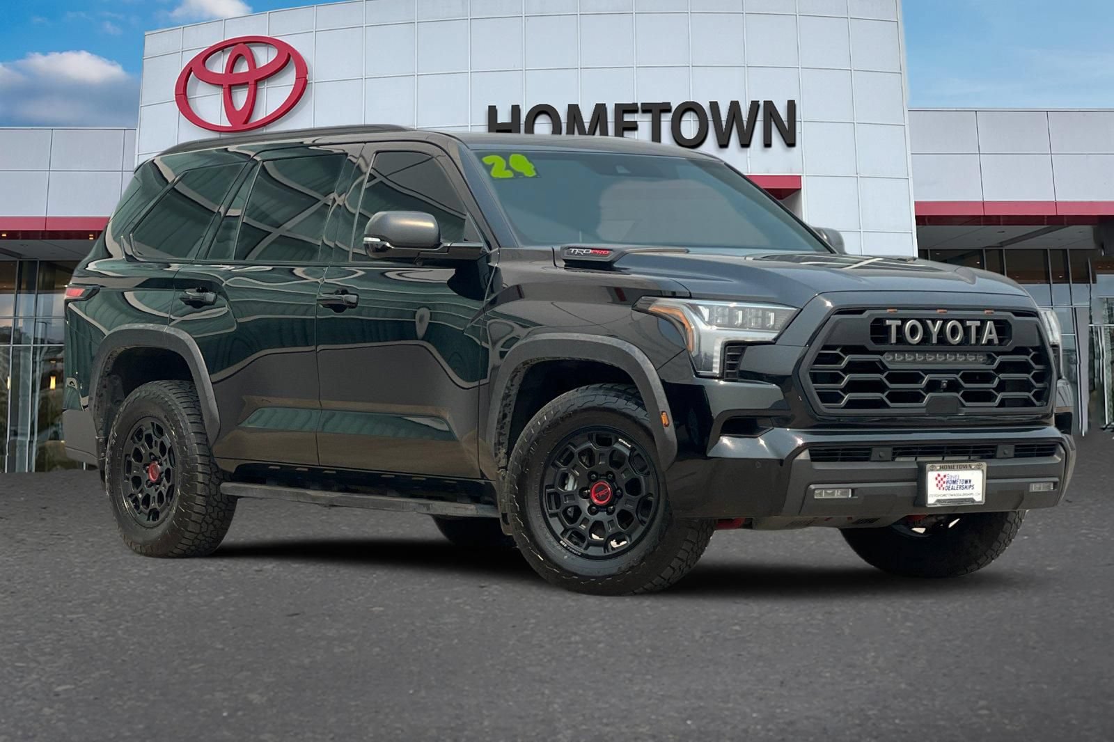 Used 2024 Toyota Sequoia TRD Pro AWD/4WD image 2
