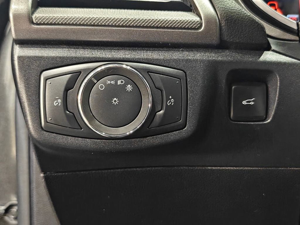 Used 2020 Ford Fusion SE image 39