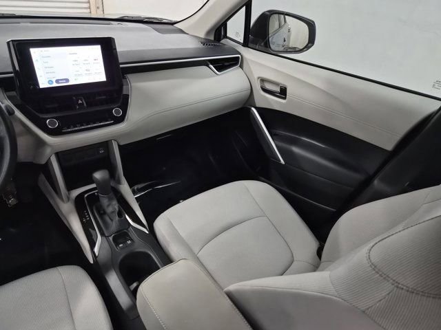 Used 2024 Toyota Corolla Cross L image 12