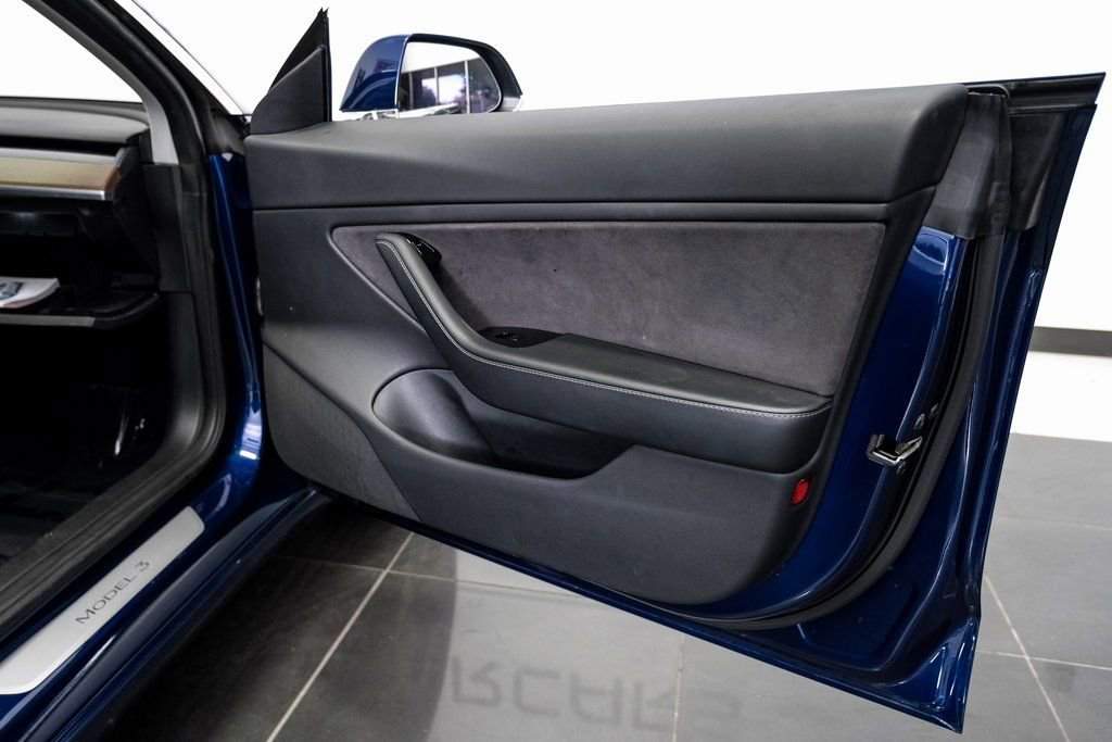 Used 2018 Tesla Model 3 Long Range image 40