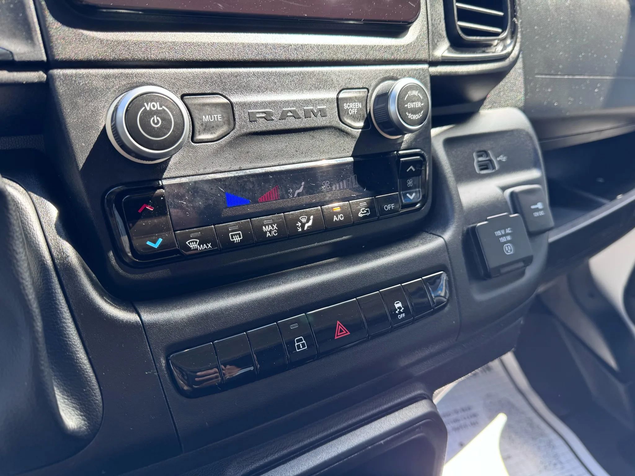 Used 2024 RAM ProMaster 3500 w/ Convenience Group FWD image 24