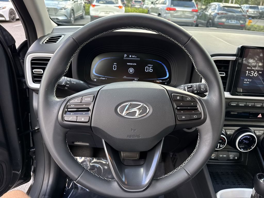 Used 2024 Hyundai Venue Limited image 48