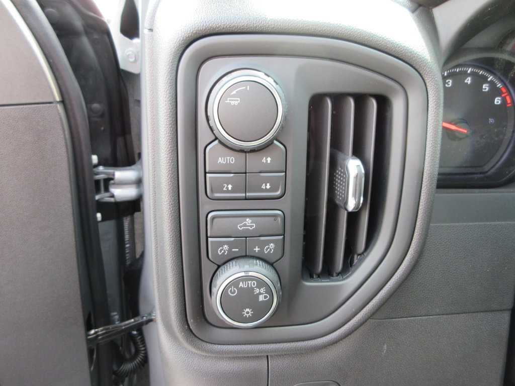 New 2026 Chevrolet Silverado 1500 Custom Trail Boss w/ LPO, Dark Essentials Package AWD/4WD image 25