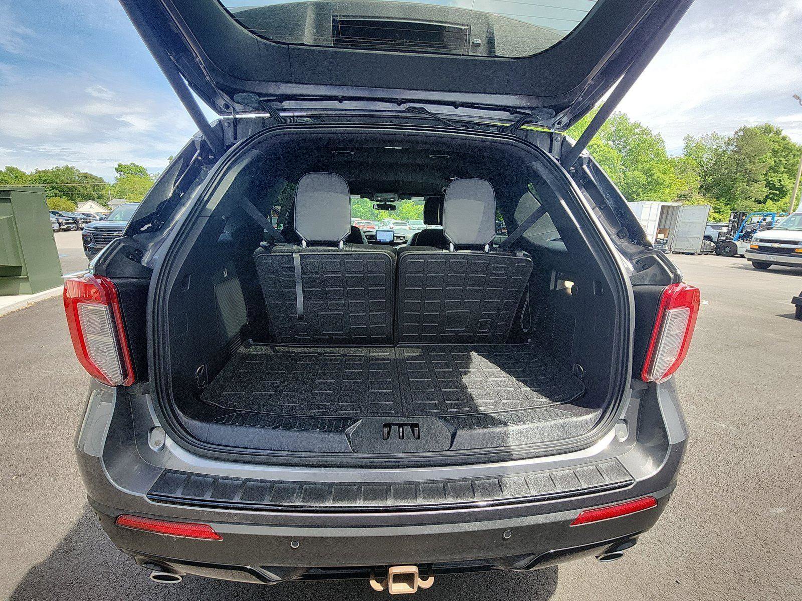 Used 2022 Ford Explorer ST-Line w/ Class IV Trailer Tow Package RWD image 25