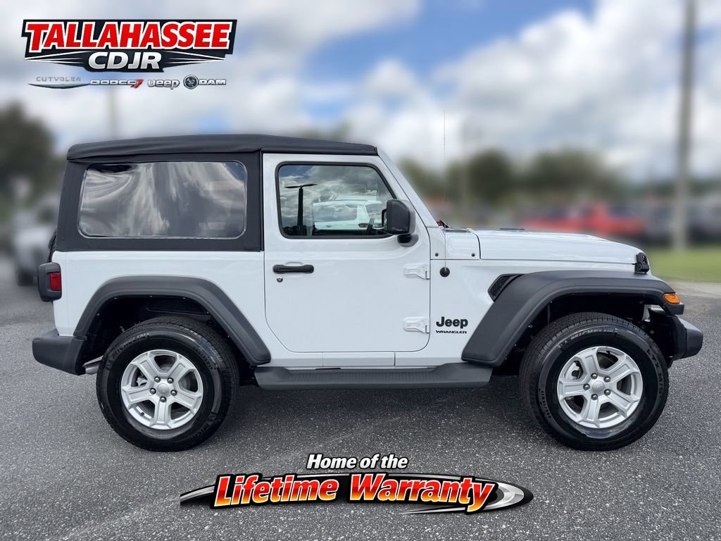 Used 2022 Jeep Wrangler Sport AWD/4WD image 2