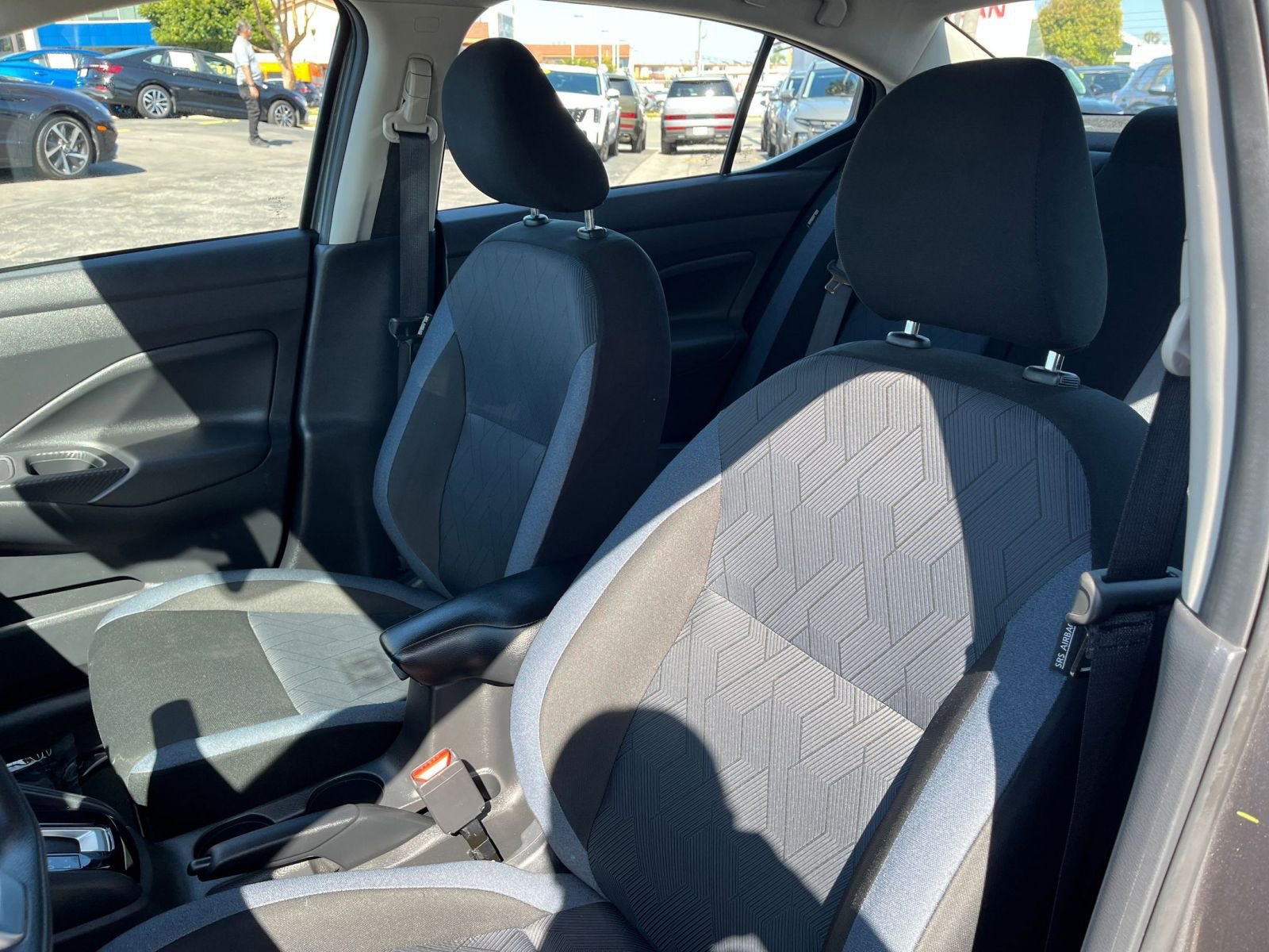 Used 2025 Nissan Versa SV FWD image 27