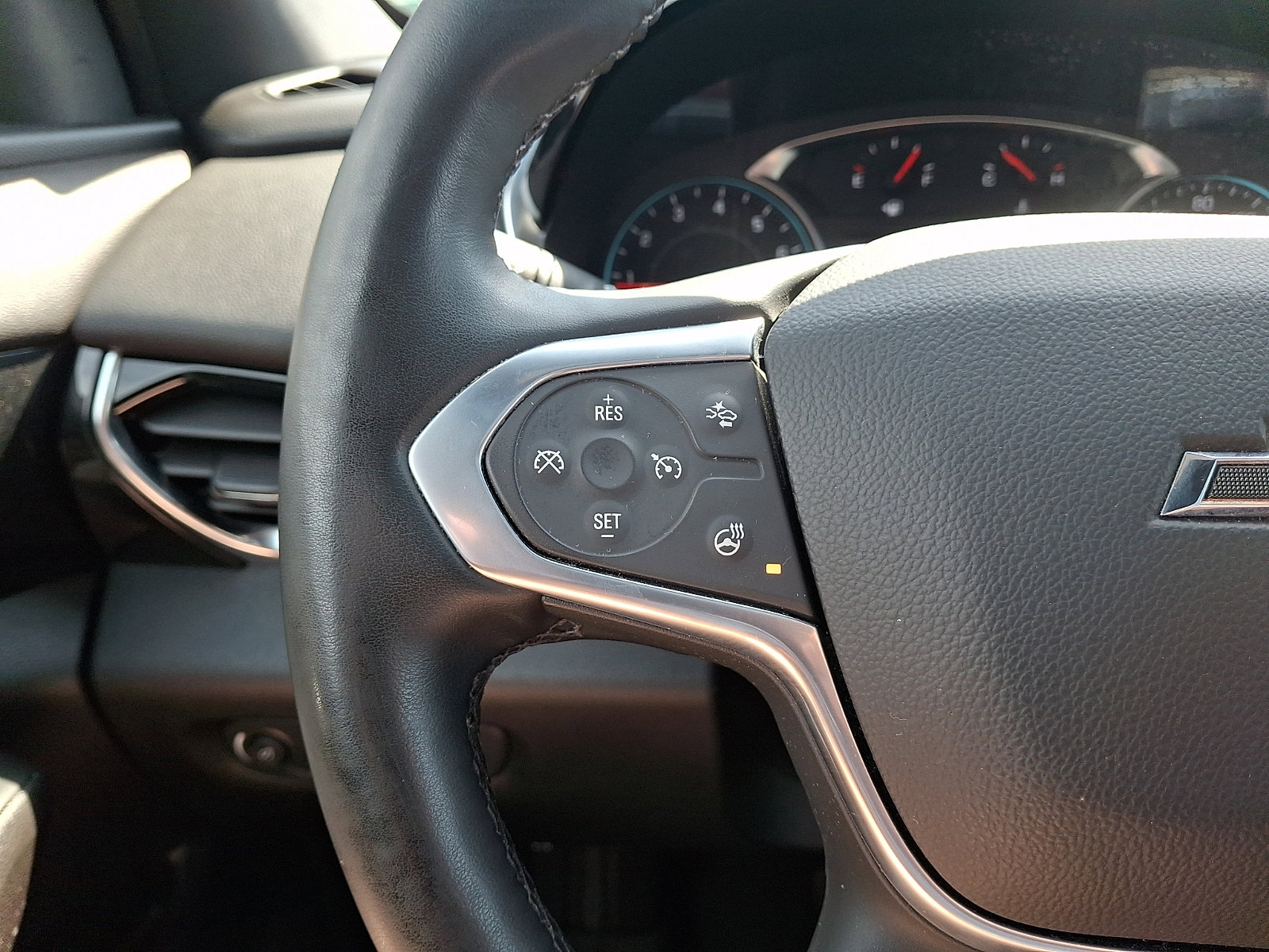 Used 2023 Chevrolet Traverse RS w/ LPO, Floor Liner Package image 24