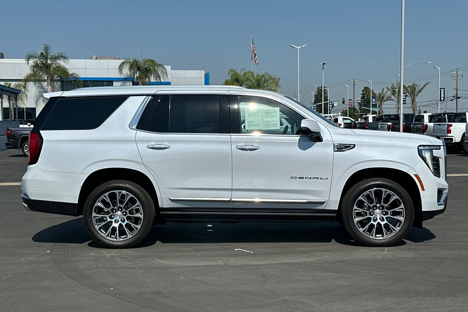 Used 2026 GMC Yukon Denali w/ Sun & Power Step Package AWD/4WD image 3