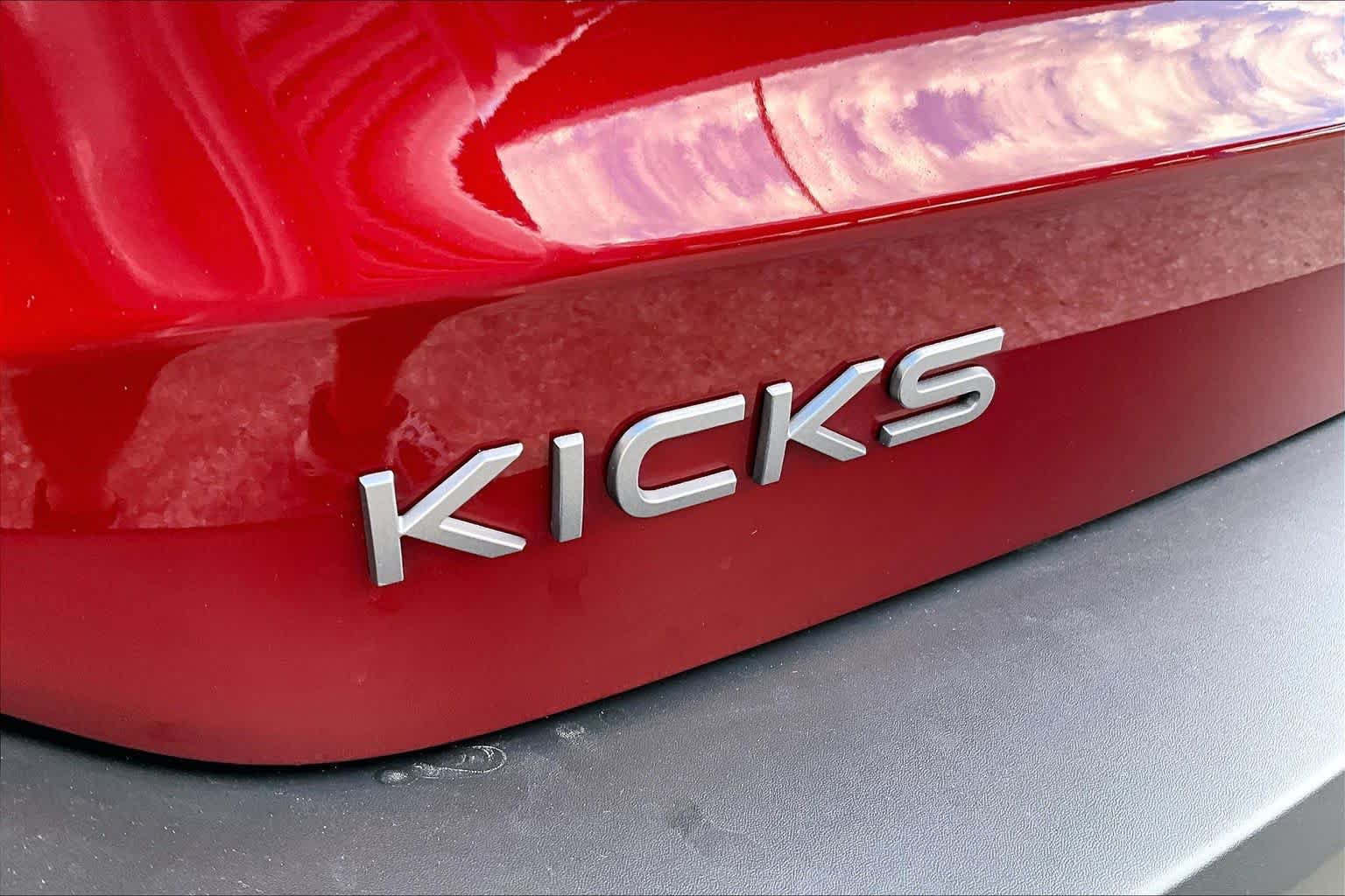 Used 2025 Nissan Kicks SV w/ SV Premium Package AWD/4WD image 31