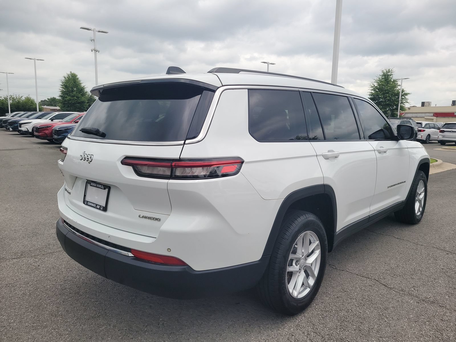 Used 2022 Jeep Grand Cherokee L Laredo w/ Luxury Tech Group I AWD/4WD image 3