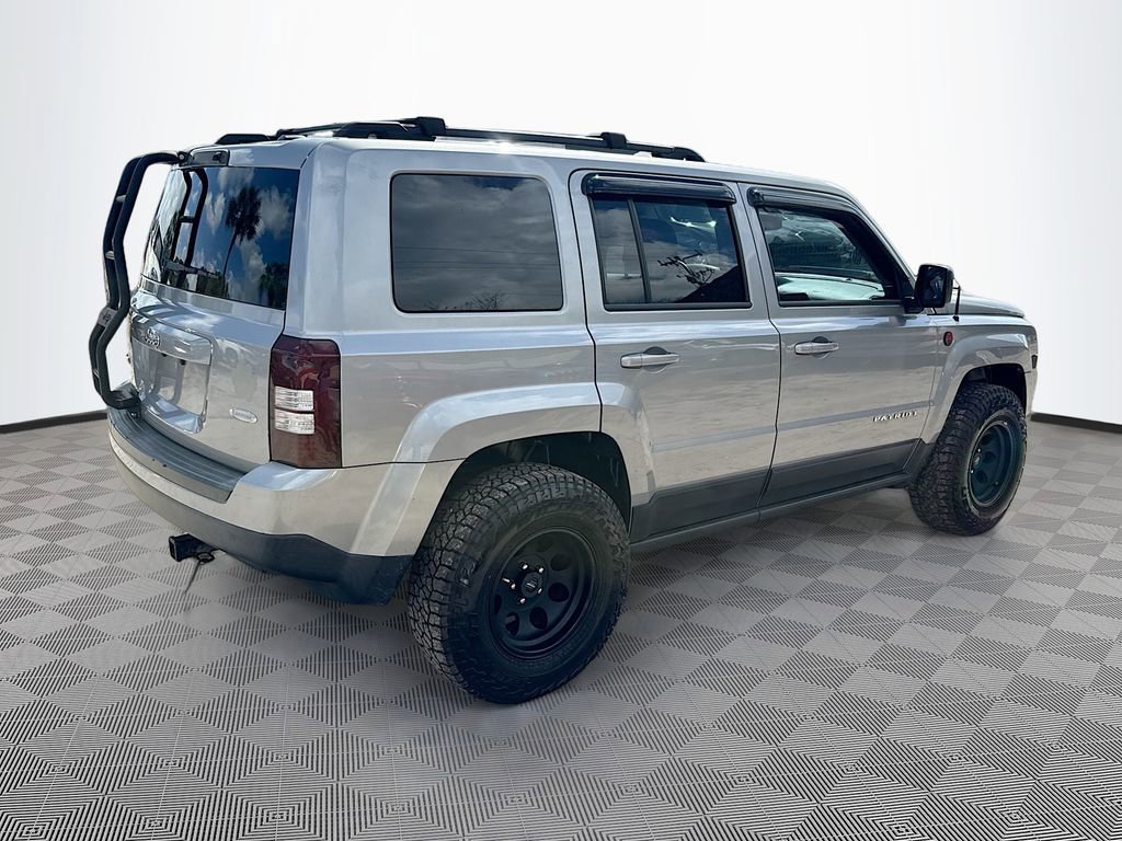 Used 2017 Jeep Patriot Latitude AWD/4WD image 6