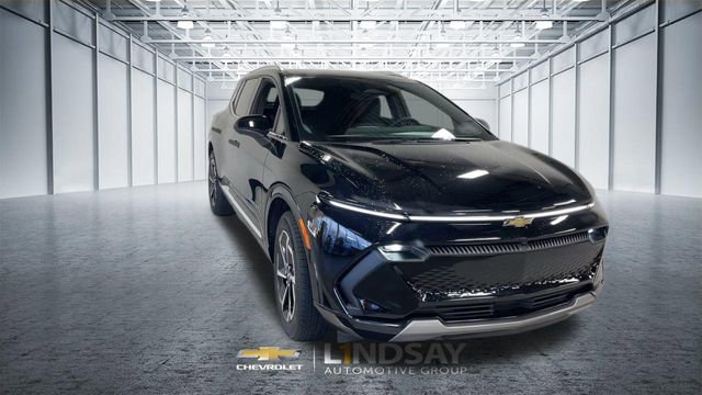 Used 2025 Chevrolet Equinox EV LT image 4