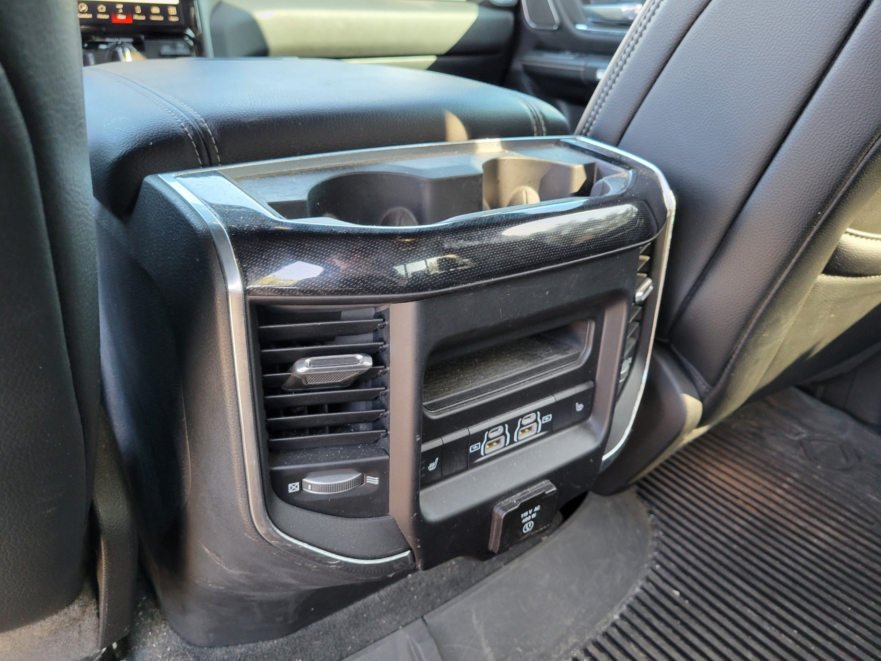 Used 2022 RAM 1500 Laramie RWD image 11