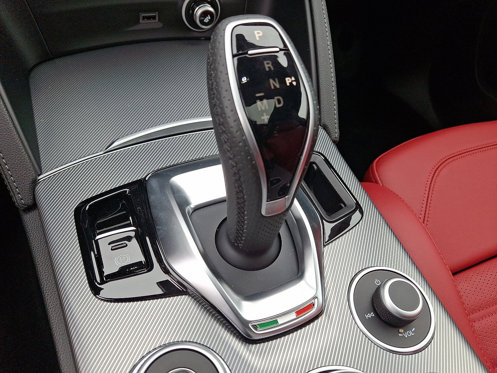 New 2024 Alfa Romeo Stelvio Veloce AWD/4WD image 11