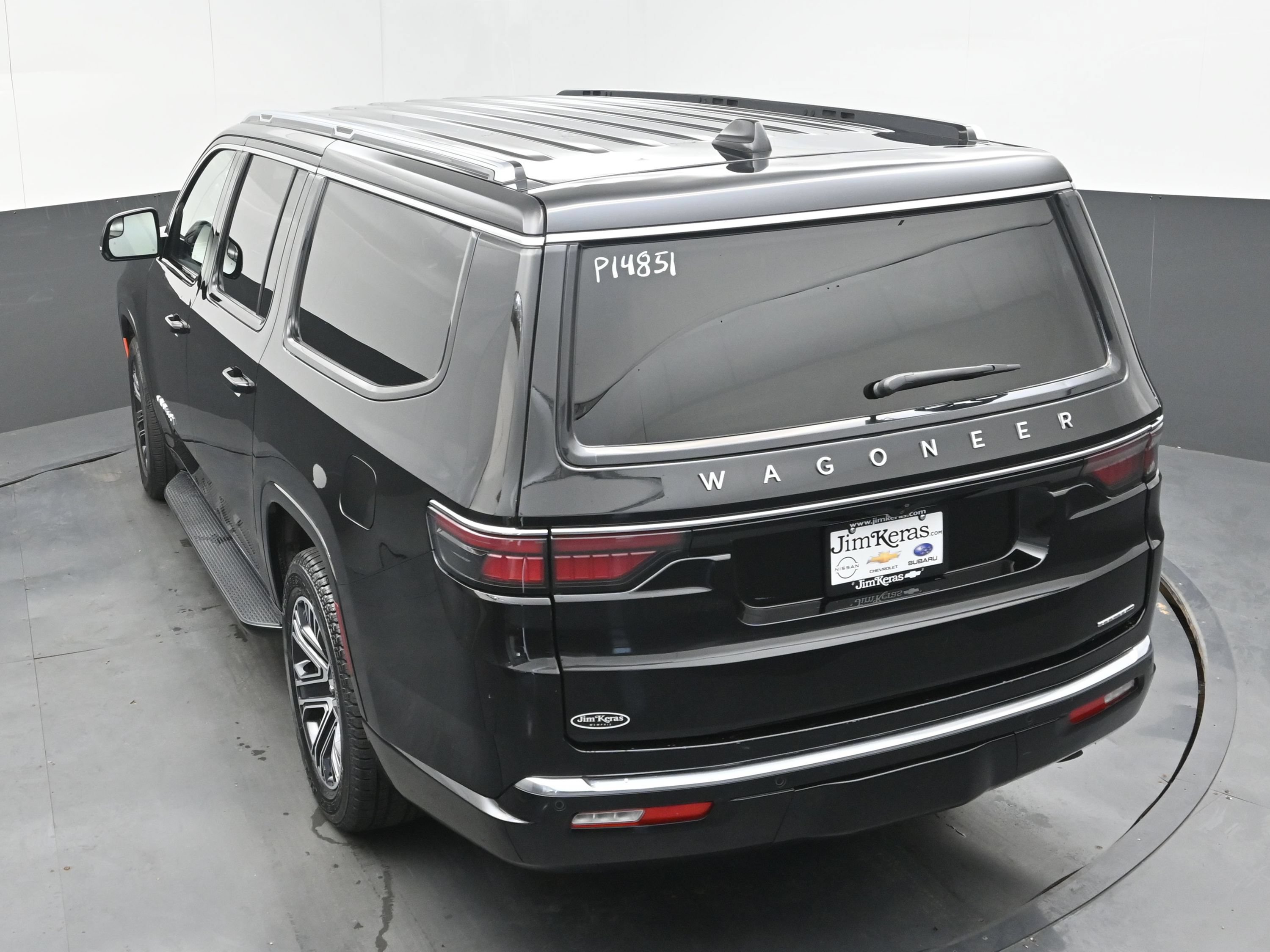 Used 2024 Jeep Wagoneer L Series II RWD image 36
