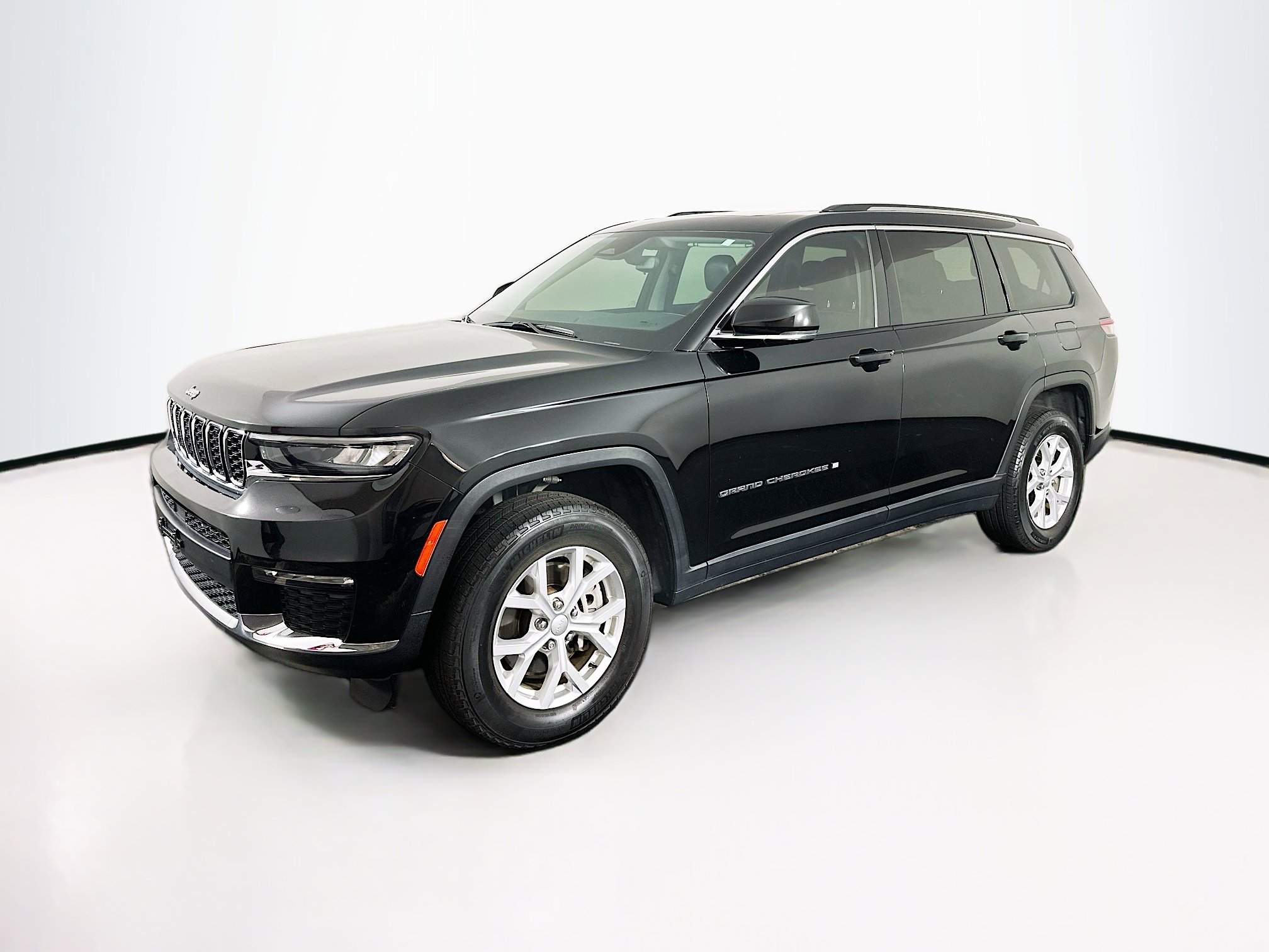 Used 2023 Jeep Grand Cherokee L Limited image 3