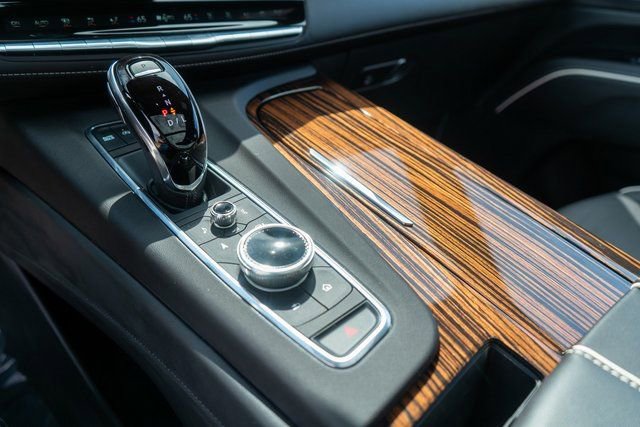 Used 2024 Cadillac Escalade Premium Luxury w/ Performance Package image 58