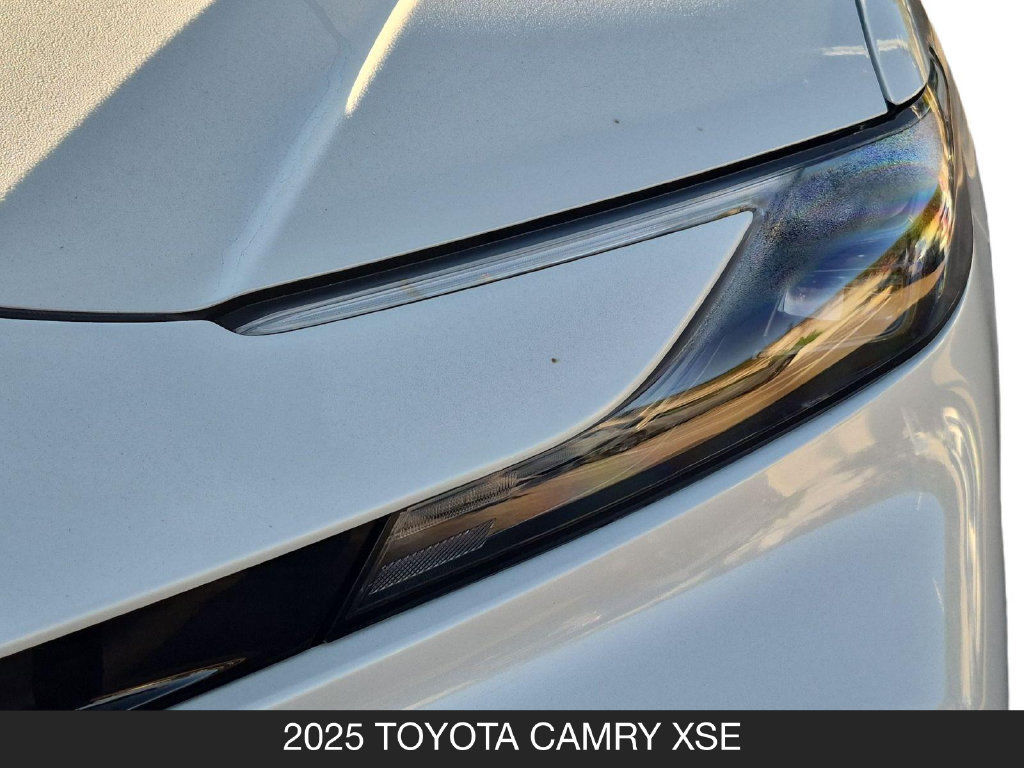 Used 2025 Toyota Camry XSE FWD image 9
