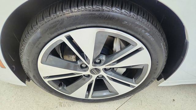 Used 2025 Audi A6 e-tron Premium w/ Convenience Package image 57