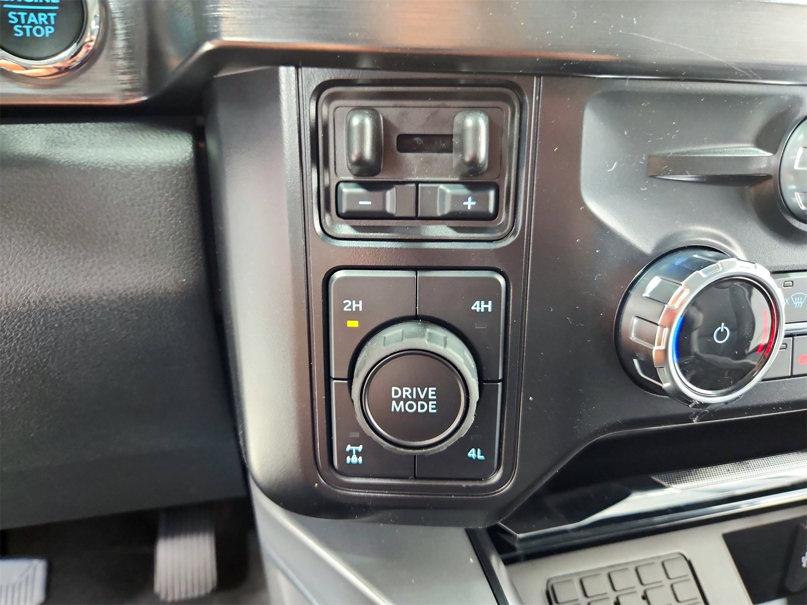 New 2026 Ford F250 Lariat w/ Lariat Ultimate Package image 28