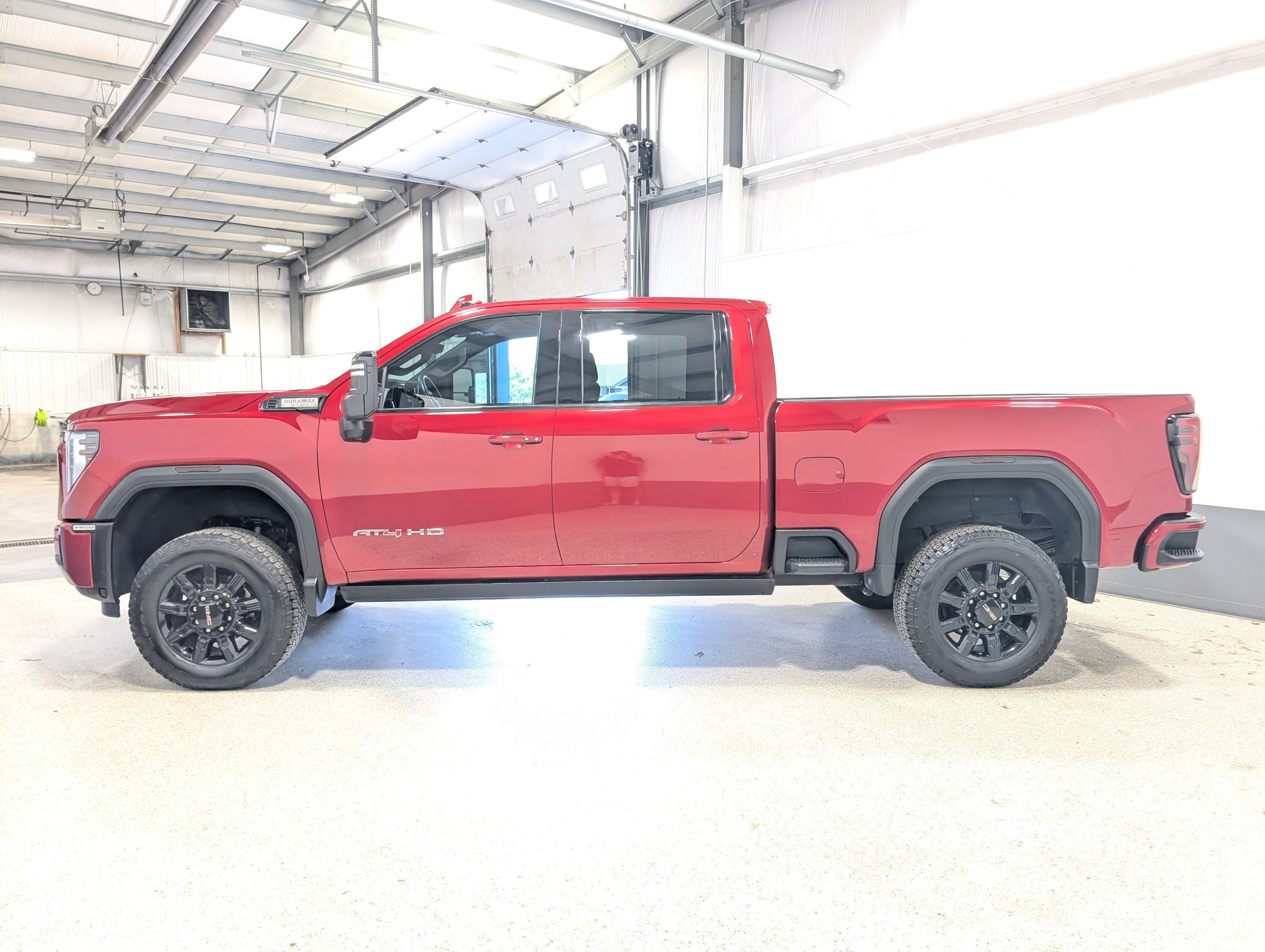 Used 2024 GMC Sierra 2500 AT4 w/ AT4 Premium Plus Package AWD/4WD image 6