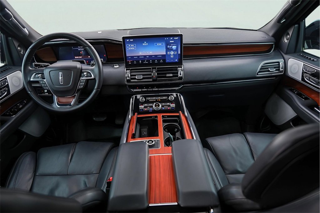 Used 2024 Lincoln Navigator L Reserve image 31