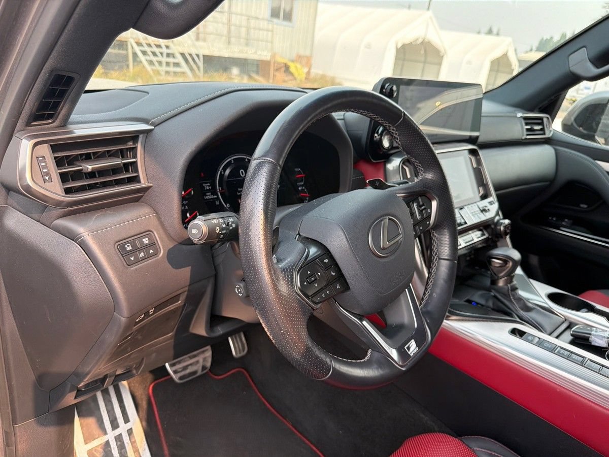 Used 2023 Lexus LX 600 F Sport w/ Accessory Package (Z1) AWD/4WD image 7
