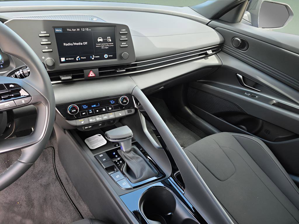 New 2026 Hyundai Elantra SEL Sport Premium FWD image 17