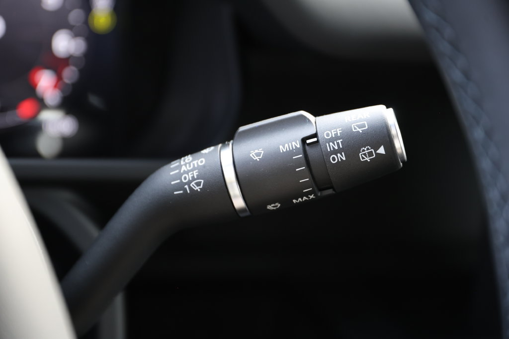 New 2026 Land Rover Defender 110 X-Dynamic SE AWD/4WD image 19